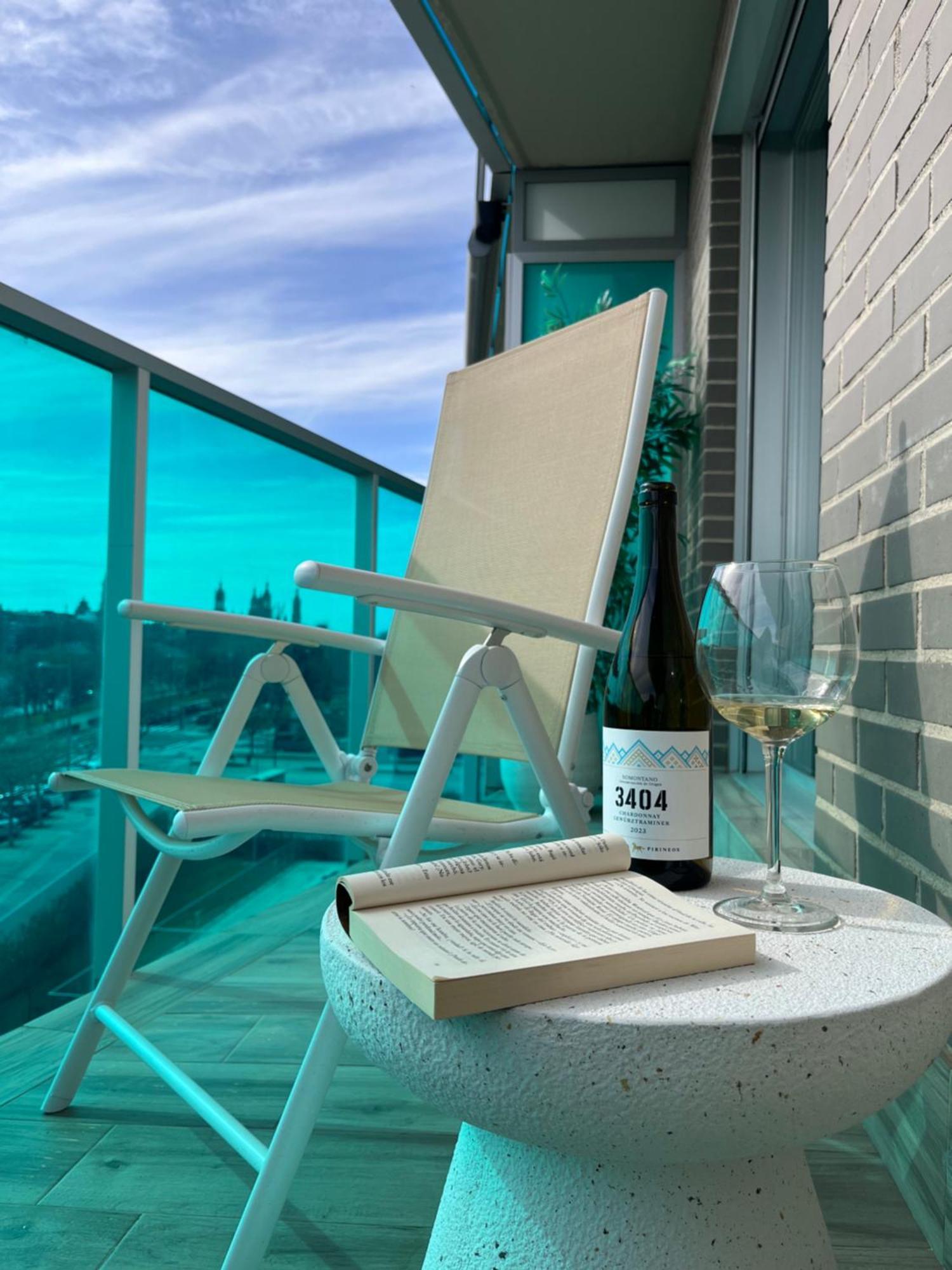 El Balcon Del Ebro By Alogest- Vistas, Piscina Y 2 Parking Apartment Zaragoza Exterior photo